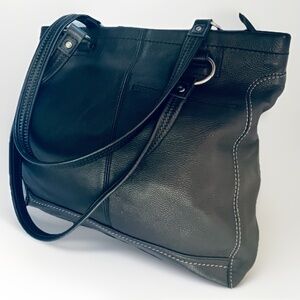 The Sak Black Genuine Leather Tote Shoulder Bag Boho Purse Brass Ring Handles